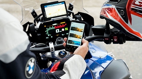 BMW Motorrad ConnectedRide Cradle | BMW Motorrad