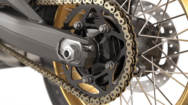 The F 900 GS from BMW Motorrad with M Endurance chain