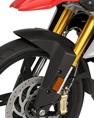 We see the gold anodized inverted fork of the G 310 GS.