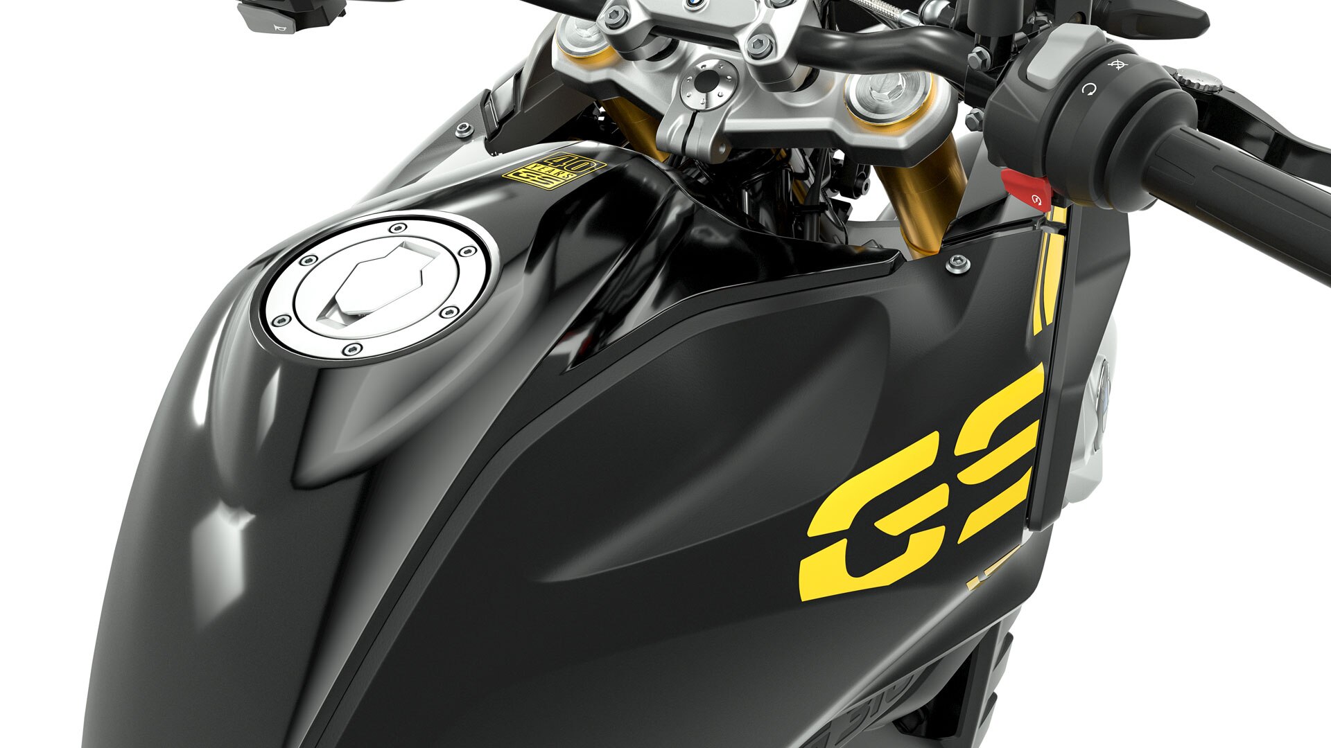 We see the tank and handlebars of the G 310 GS from diagonally above in detail.