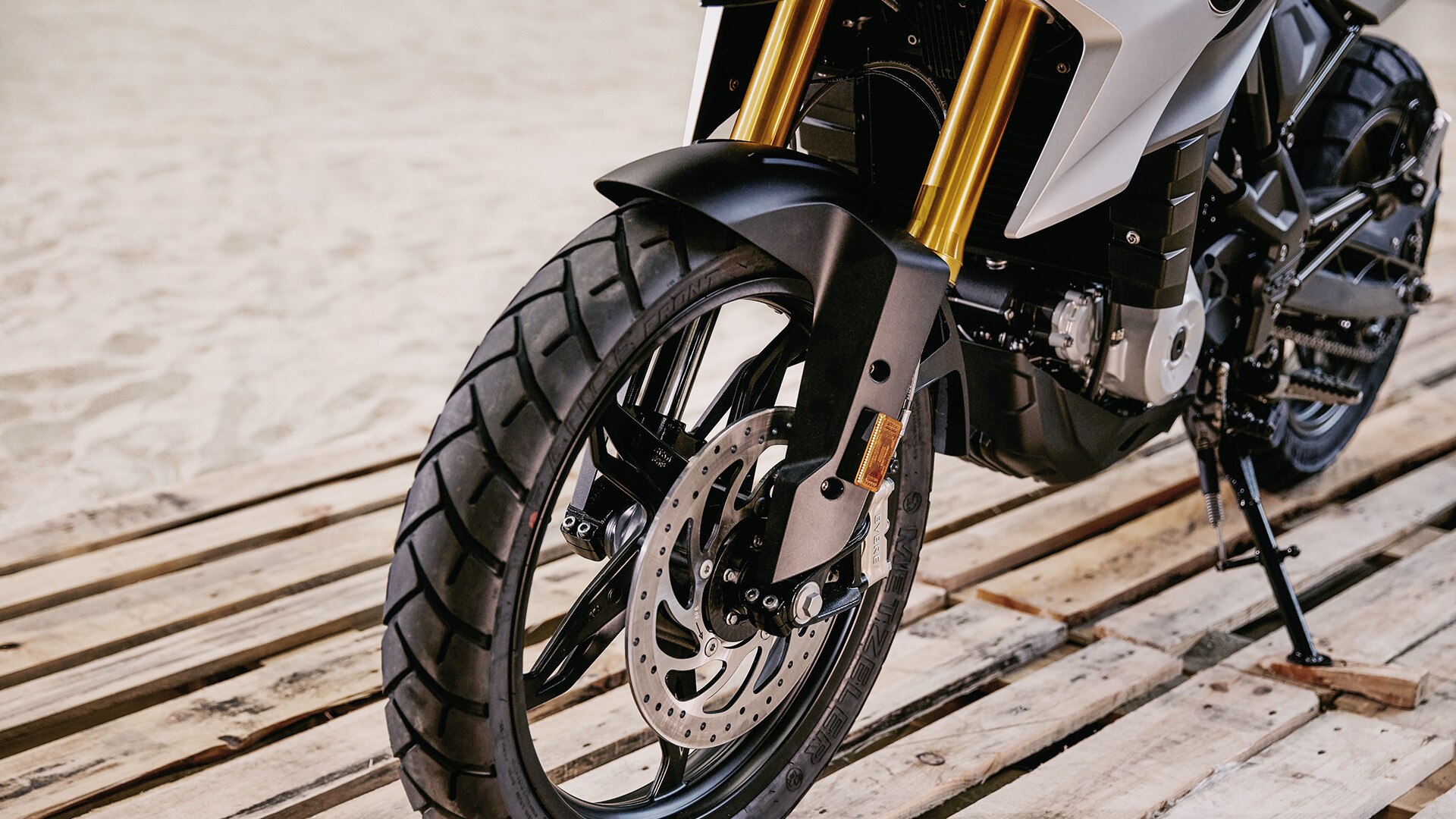 G 310 GS gold-anodized upside-down fork.
