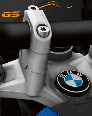 We see the R 1250 GS Adventure with handlebar risers.
