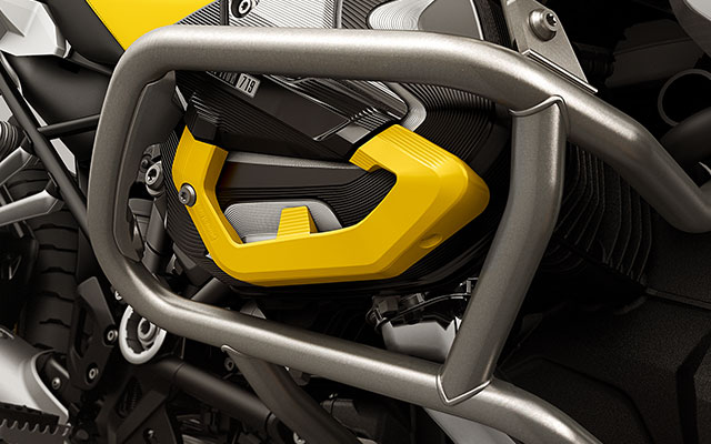 We see the 40 Years GS edition with Option 719 cylinder head covers in black and yellow.