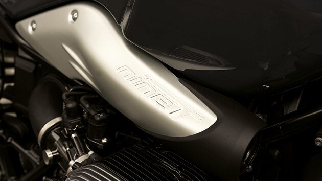 R nineT Pure "nineT" lettering