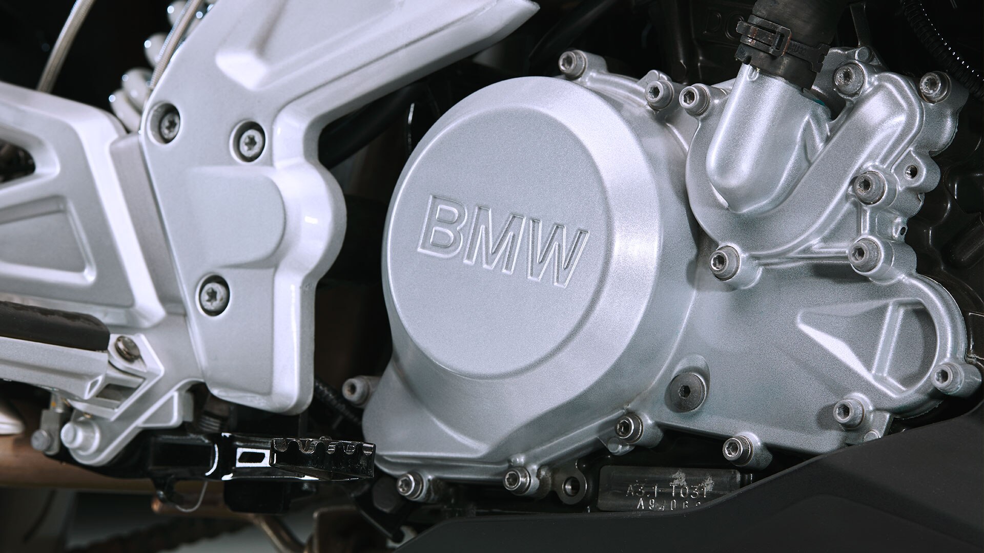 Innovative single-cylinder engine.
