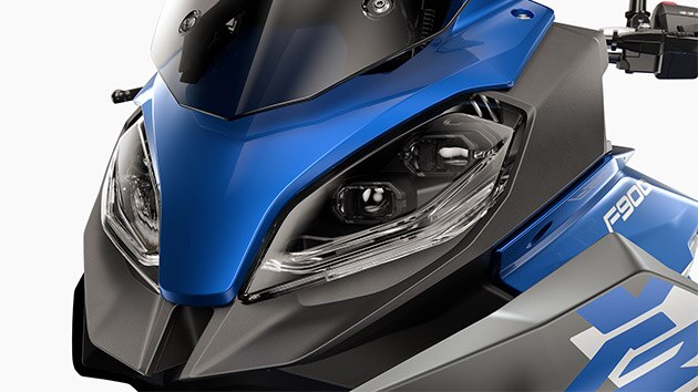 We see the lights of the BMW F 900 XR.