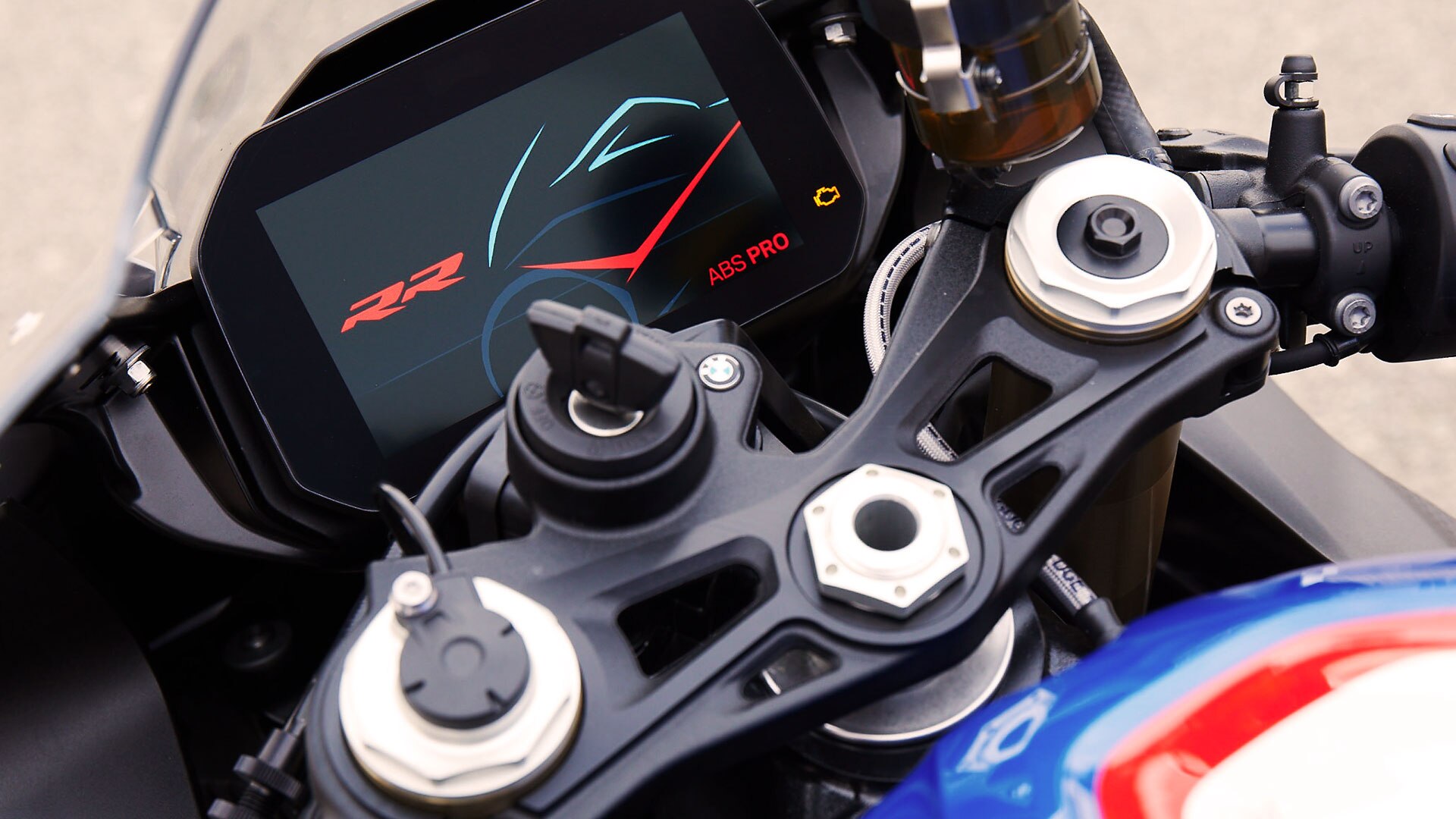 BMW RR new DDC (Dynamic Damping Control)
