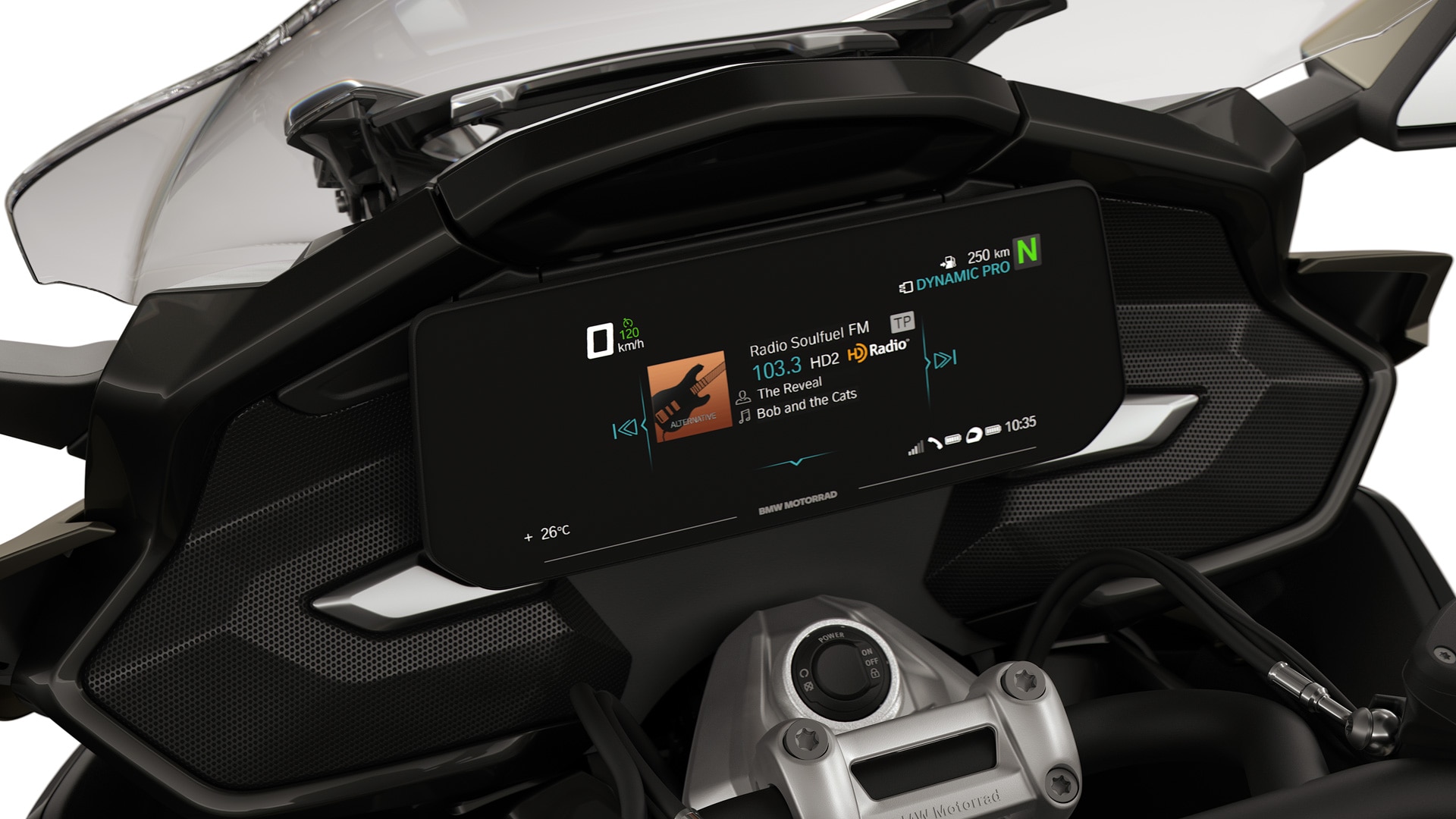 Focus on the TFT display and the K 1600 Grand America’s speakers.