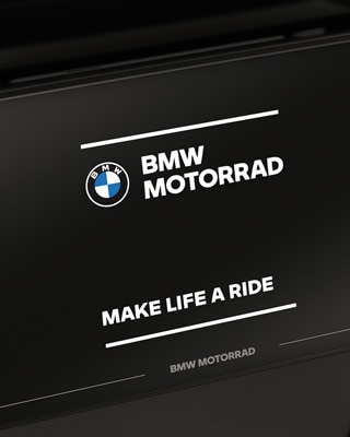 Focus on the color display with BMW Motorrad start screen.