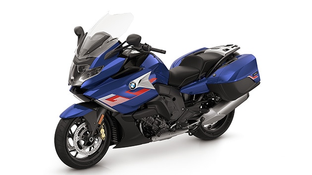 K 1600 GT in Light White/Racing Blue Metallic/Racing Red.