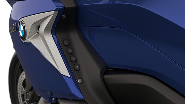 Focus on the four numbered Favorites buttons.