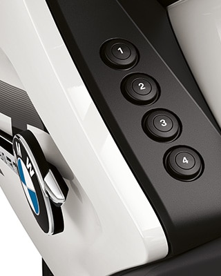 We see the four favorite buttons of the R 1250 RT.